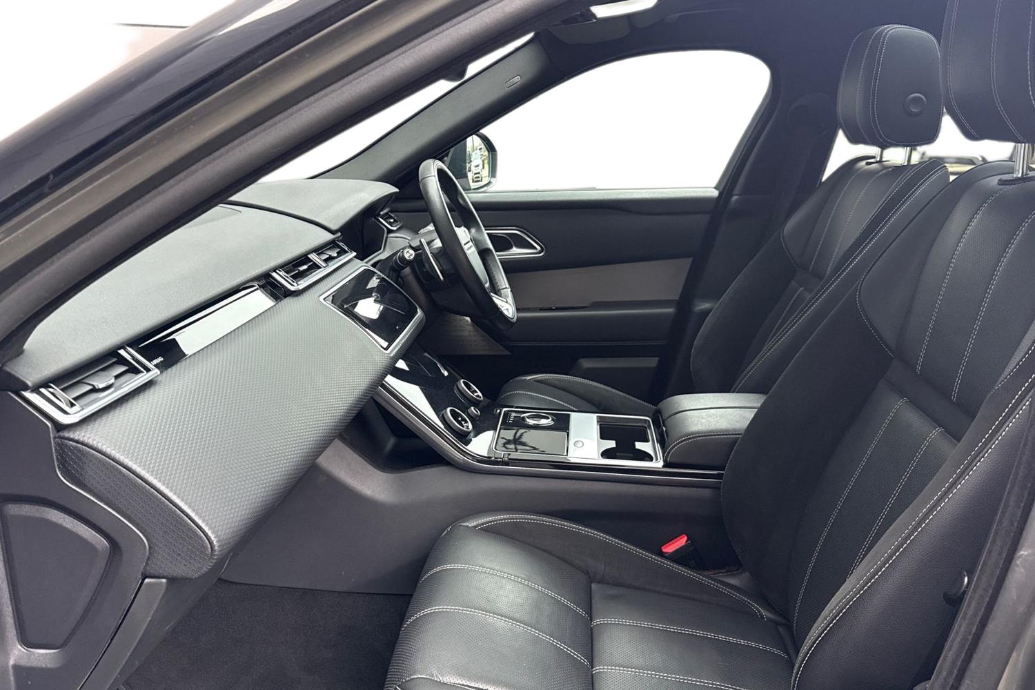 Used Land Rover Range Rover Velar 2018 for sale - 77046376: Photo 3