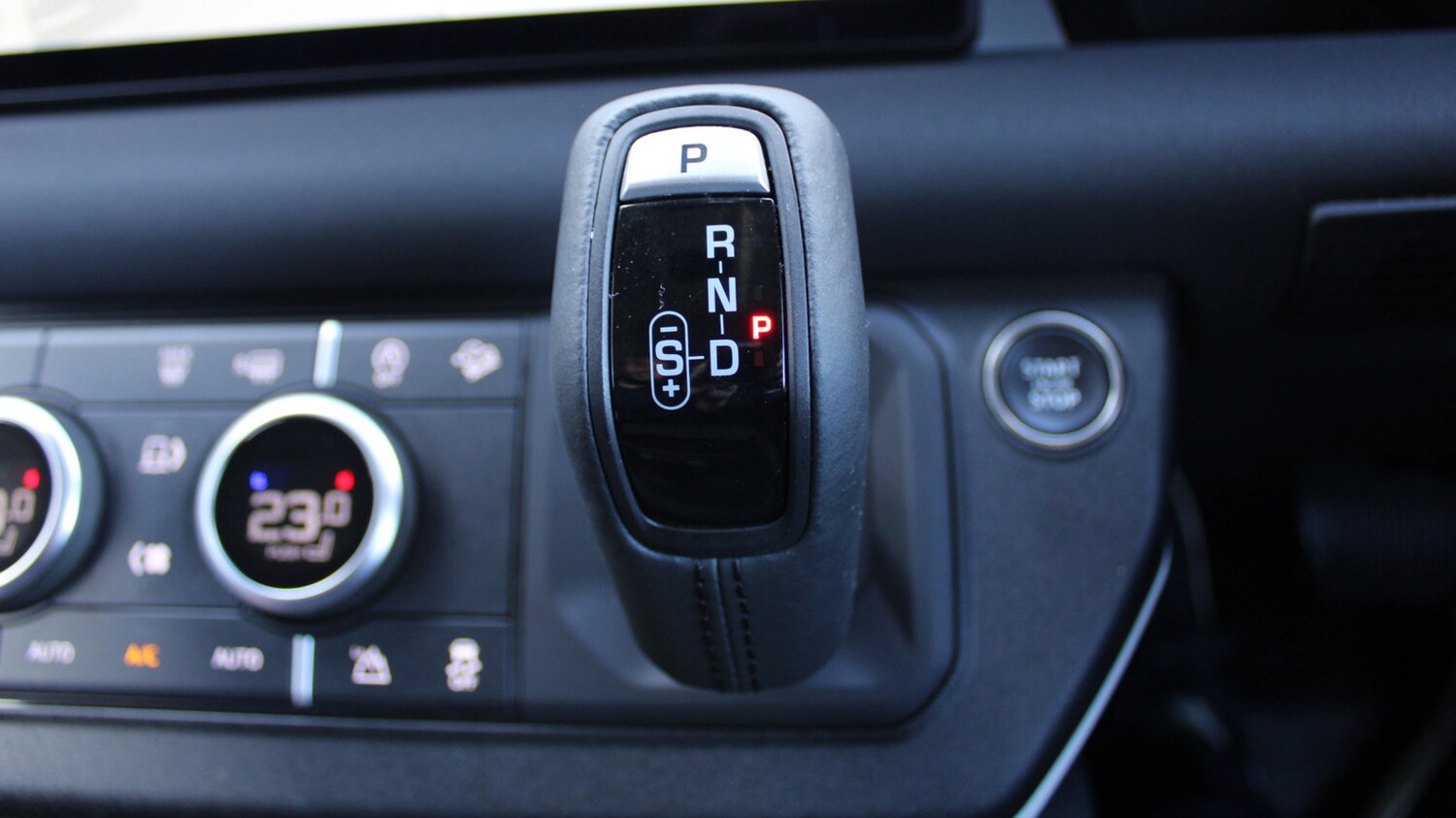 Used Land Rover Defender 90 2023 for sale - 76574664: Photo 13