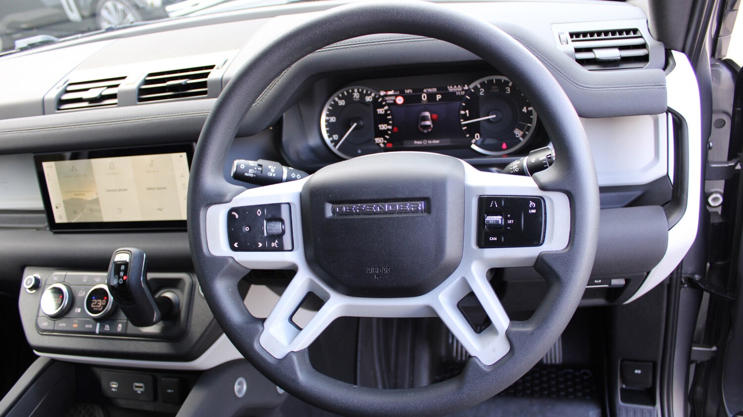 Used Land Rover Defender 90 2023 for sale - 76574664: Photo 15