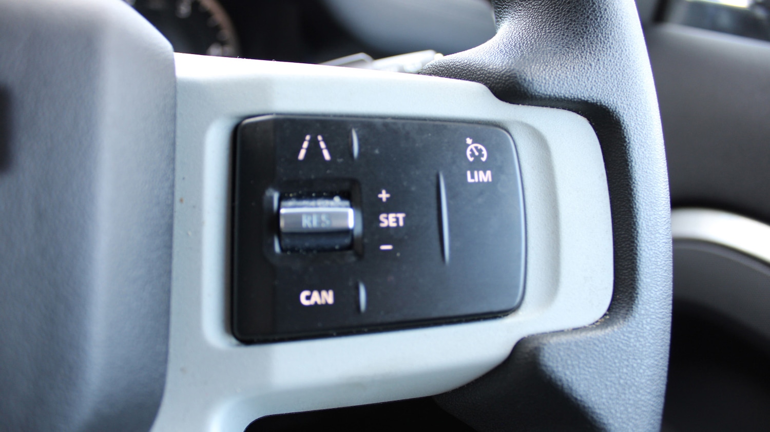 Used Land Rover Defender 90 2023 for sale - 76574664: Photo 21