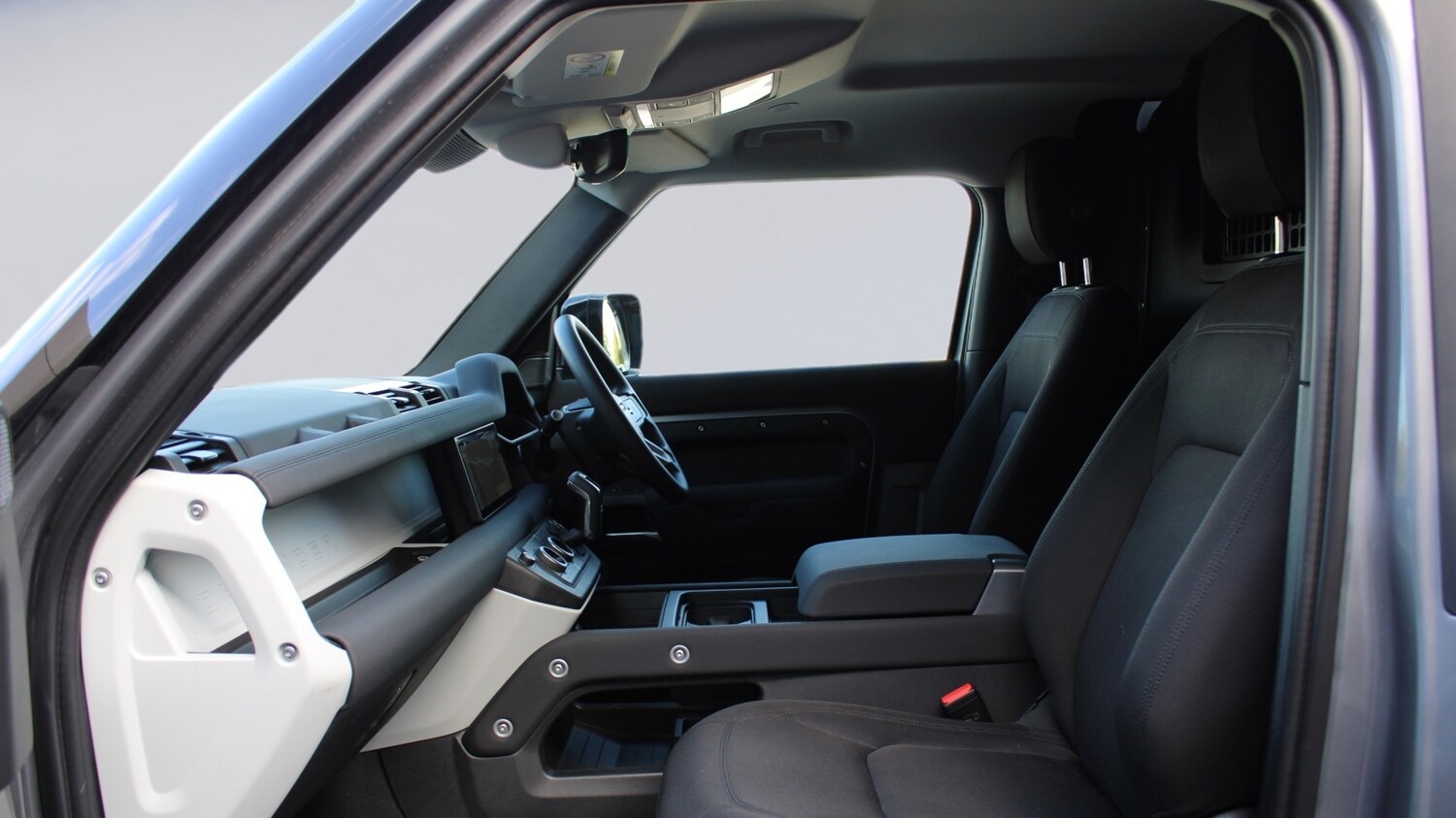 Used Land Rover Defender 90 2023 for sale - 76574664: Photo 3