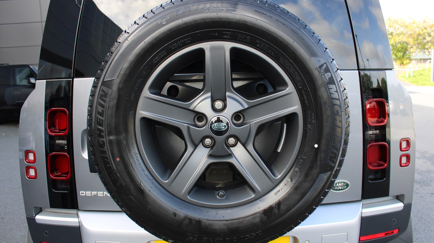 Used Land Rover Defender 90 2023 for sale - 76574664: Photo 33