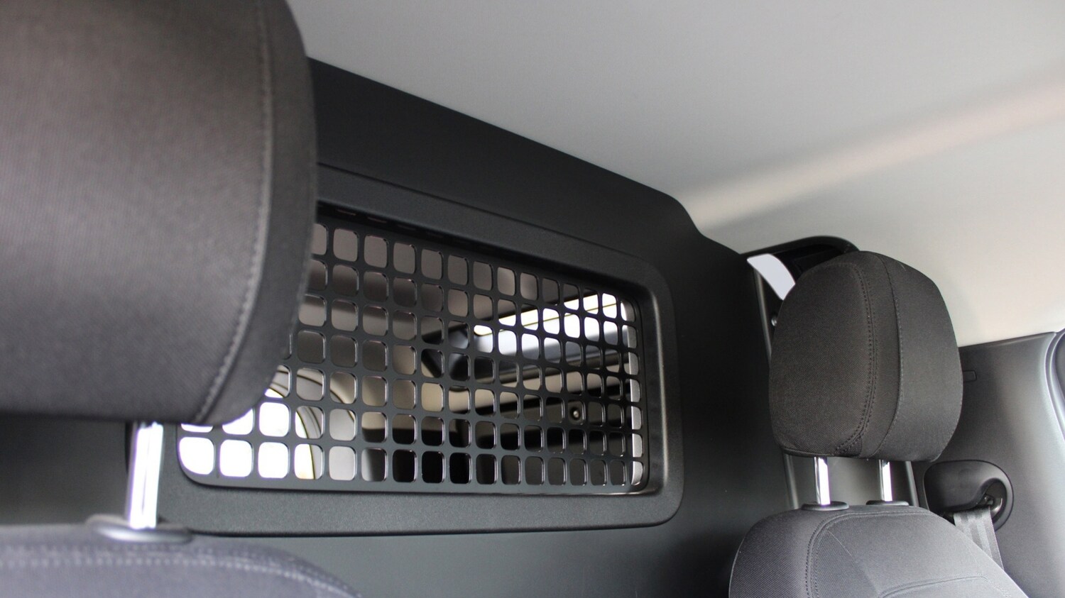 Used Land Rover Defender 90 2023 for sale - 76574664: Photo 4