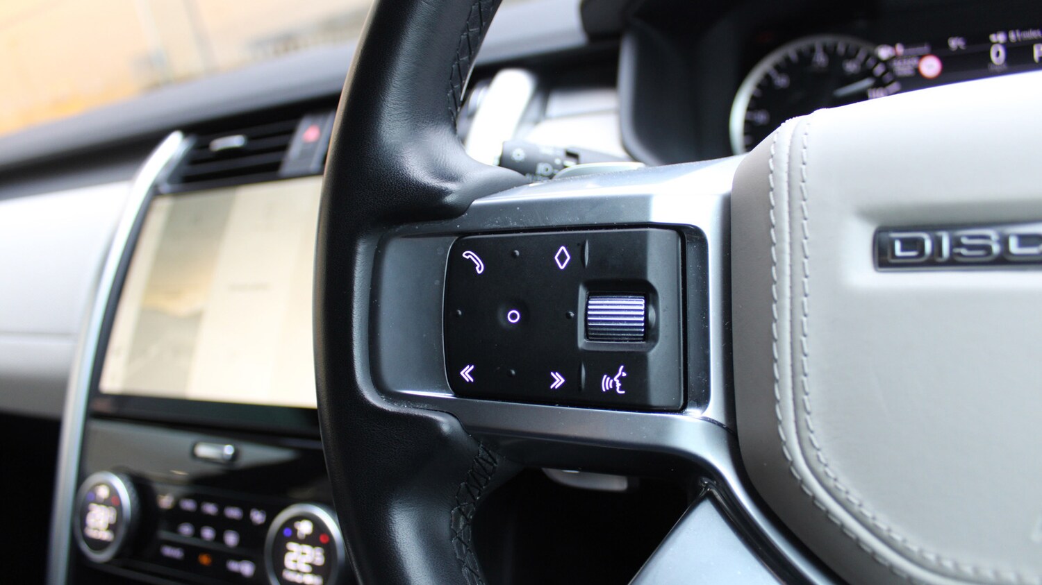 Used Land Rover Discovery 2023 for sale - 77539403: Photo 21