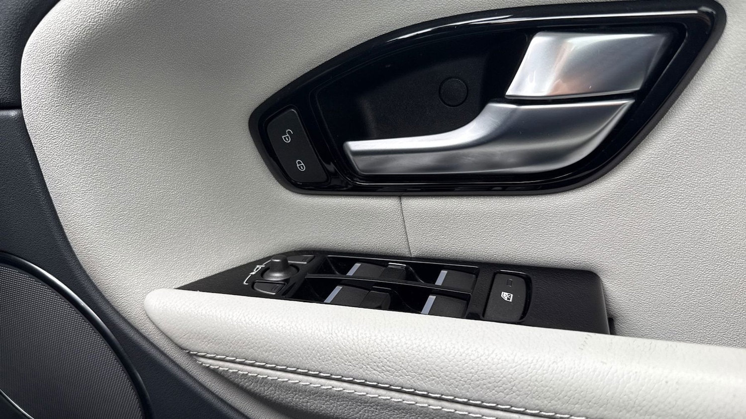 Used Land Rover Range Rover Evoque 2017 for sale - 77480016: Photo 25