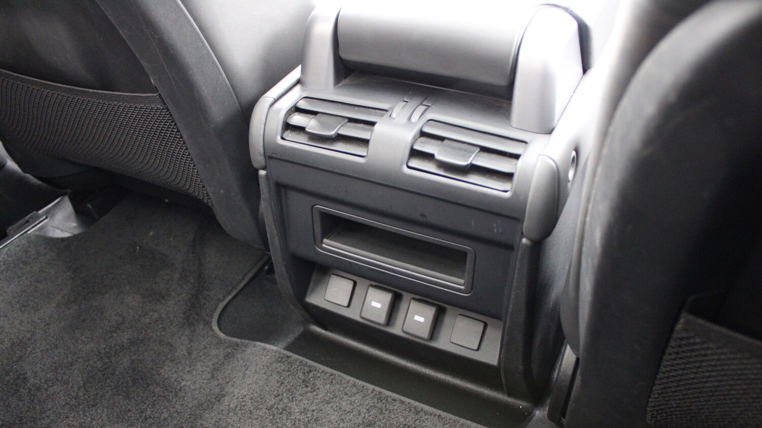 Used Land Rover Defender 2023 for sale - 77479993: Photo 18