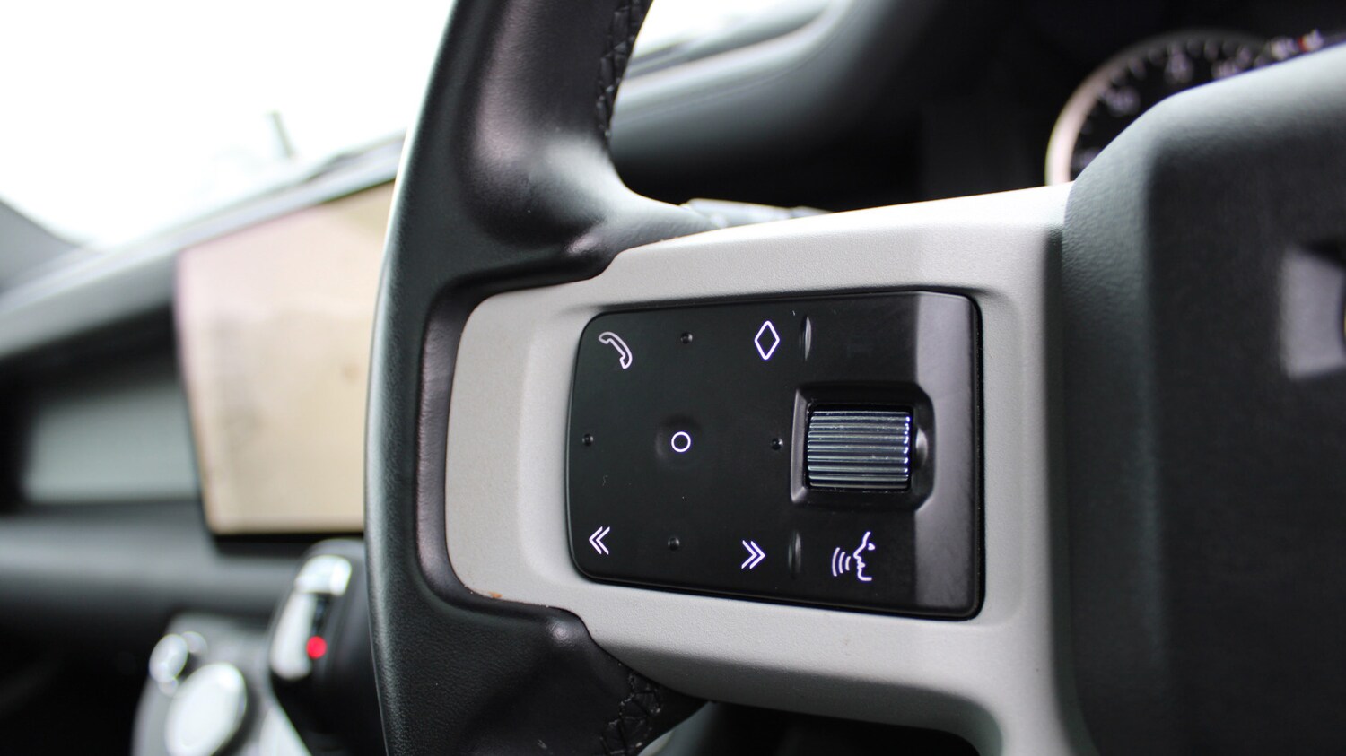 Used Land Rover Defender 2023 for sale - 77479993: Photo 23