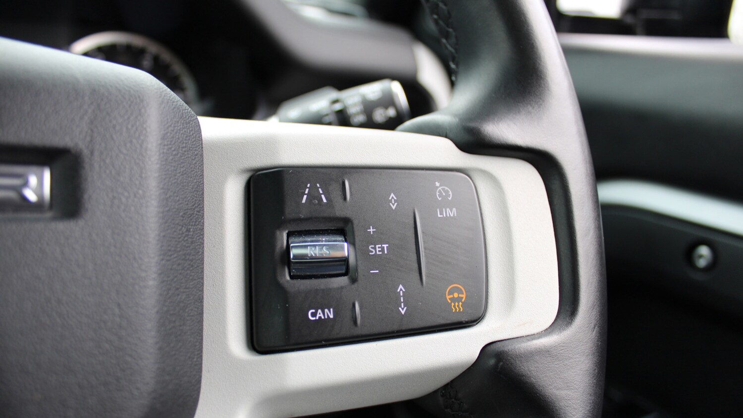 Used Land Rover Defender 2023 for sale - 77479993: Photo 24