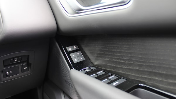 Used Land Rover Range Rover Velar 2025 for sale - 74823705: Photo 27