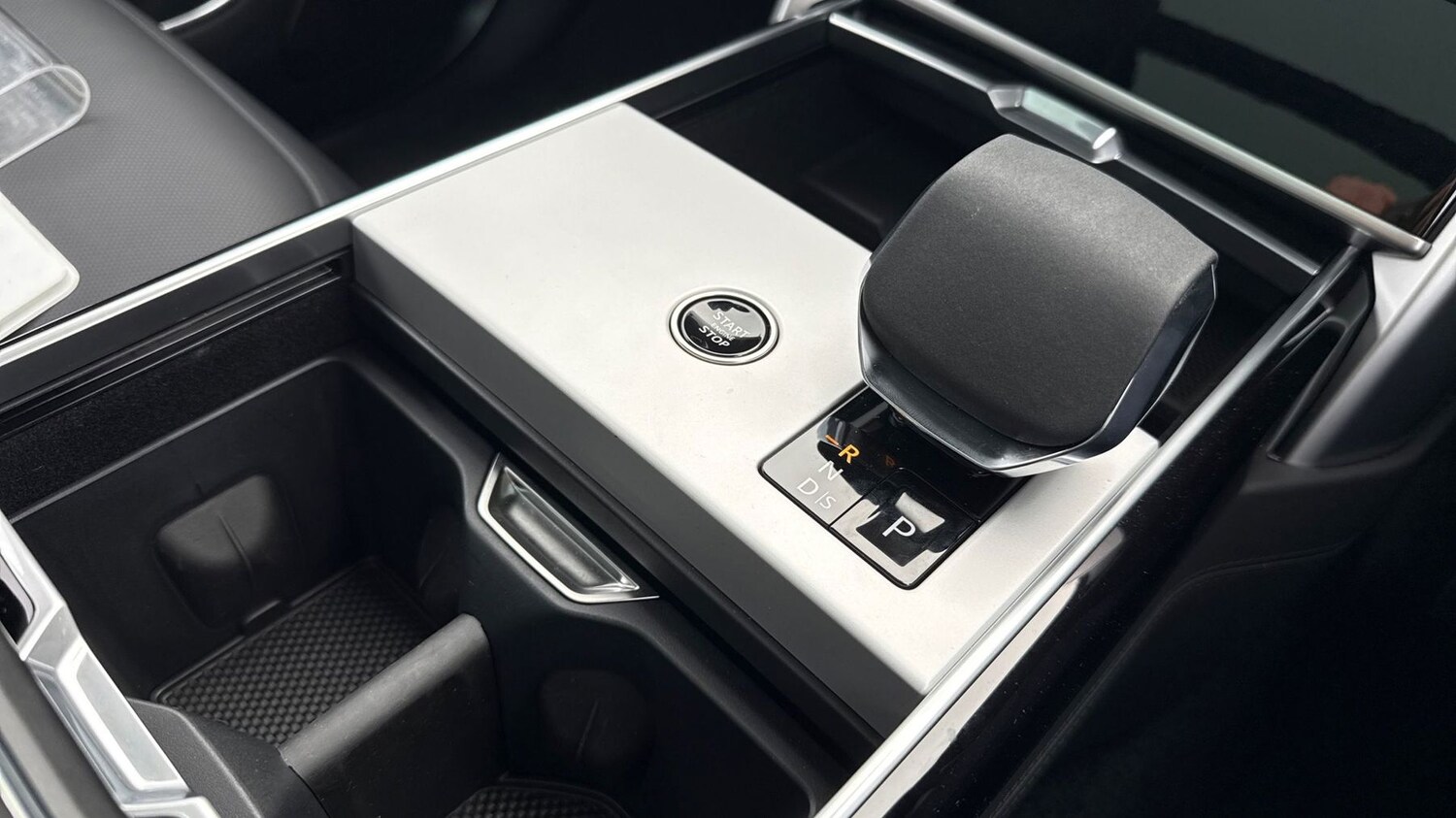 Used Land Rover Range Rover 2025 for sale - 76837651: Photo 13