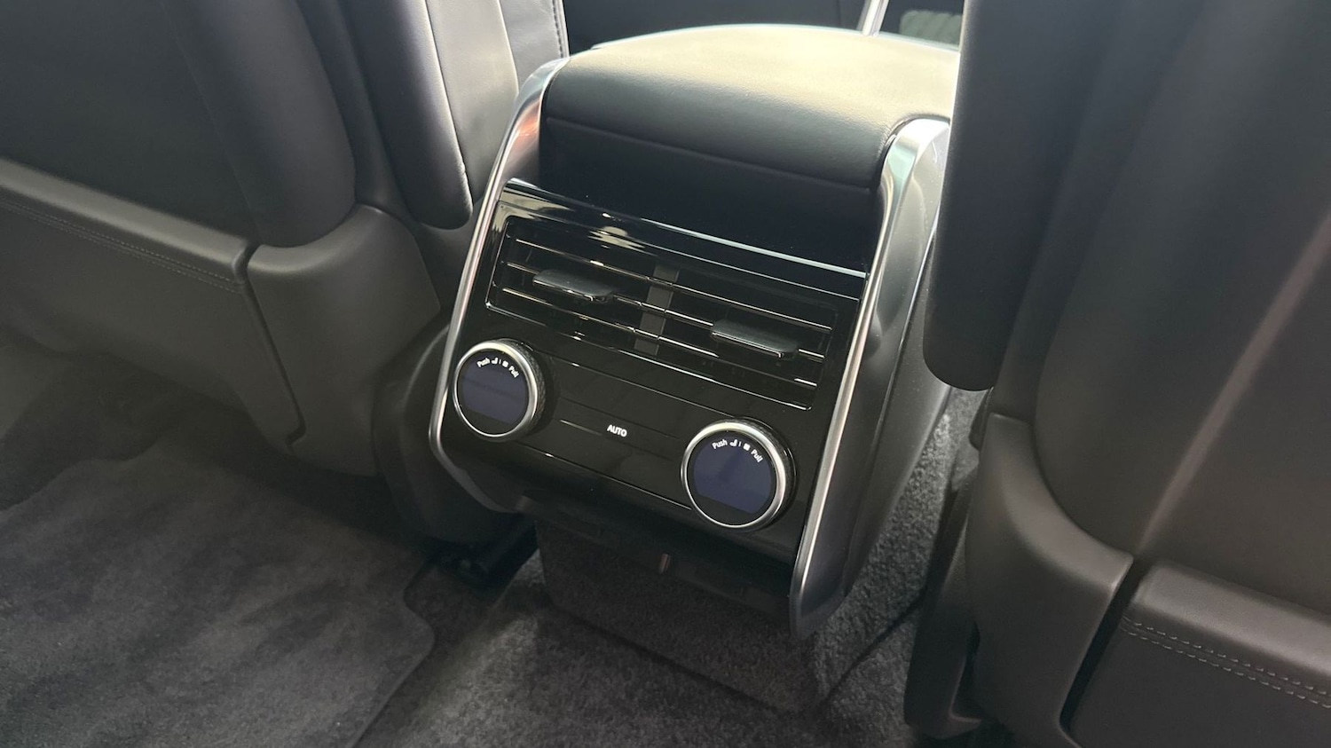 Used Land Rover Range Rover 2025 for sale - 76837651: Photo 18