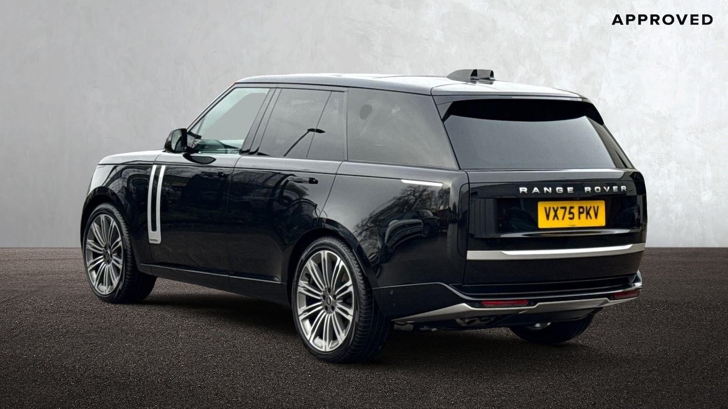 Used Land Rover Range Rover 2025 for sale - 76837651: Photo 2