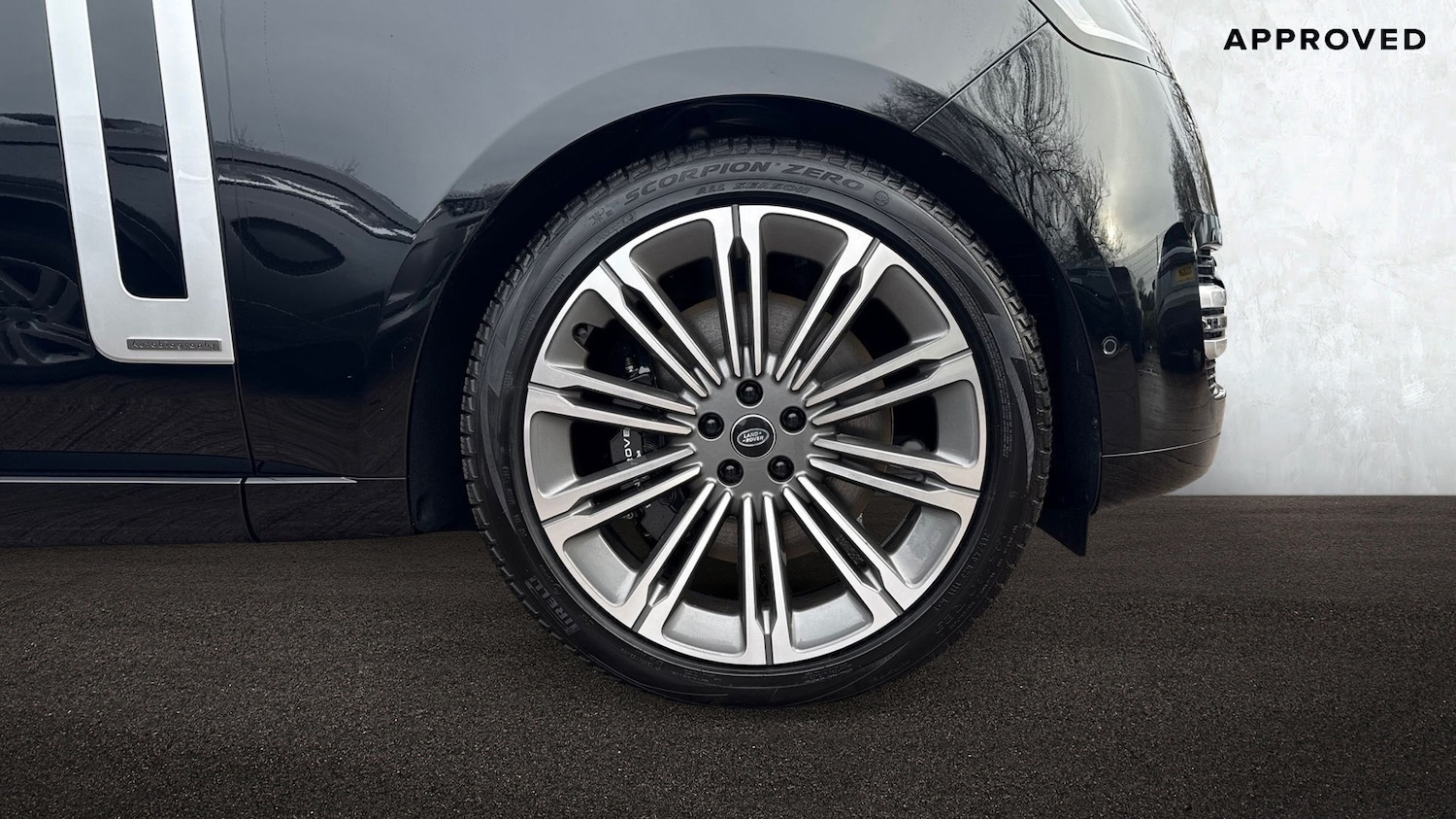 Used Land Rover Range Rover 2025 for sale - 76837651: Photo 8