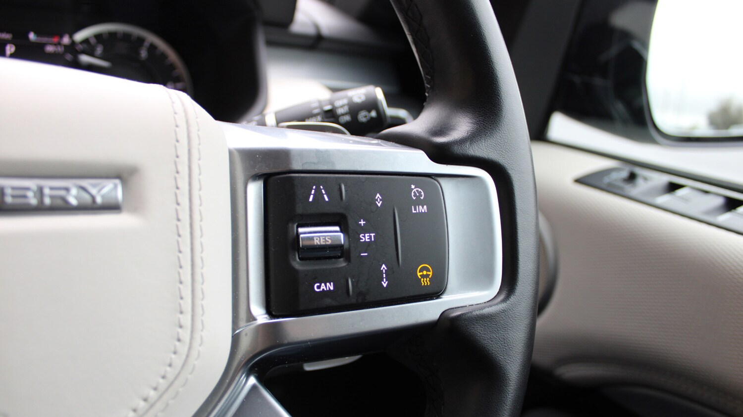 Used Land Rover Discovery 2023 for sale - 76635356: Photo 22