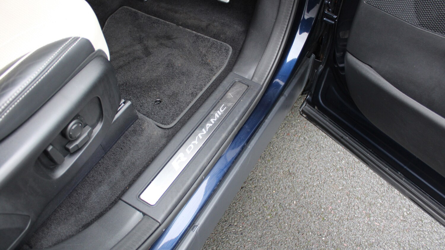 Used Land Rover Discovery 2023 for sale - 76635356: Photo 28