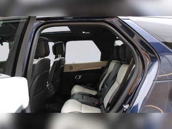 Used Land Rover Discovery 2023 for sale - 76635356: Photo