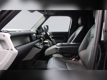 Used Land Rover Defender 110 2022 for sale - 75590469: Photo