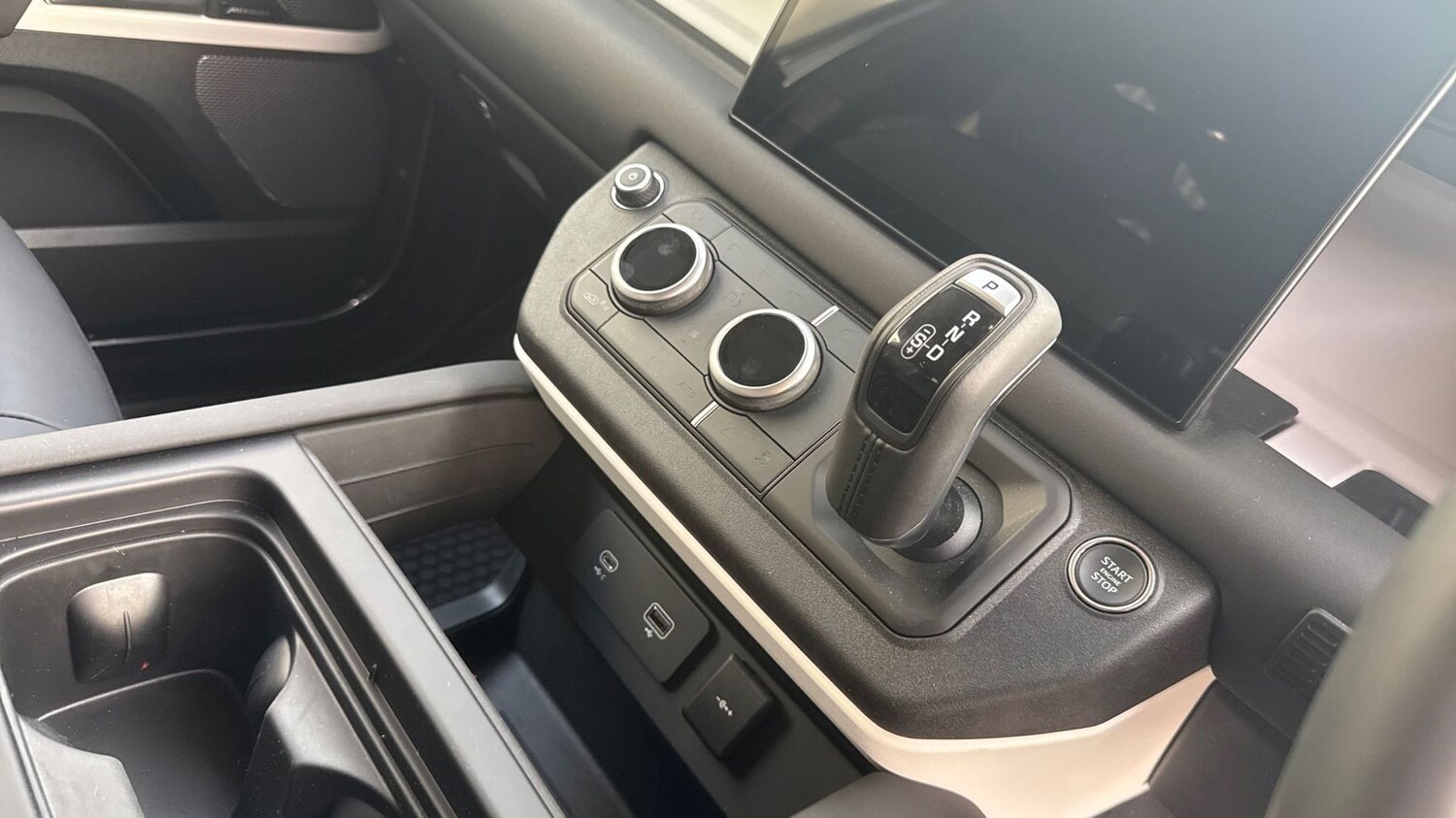 Used Land Rover Defender 2024 for sale - 77770674: Photo 13