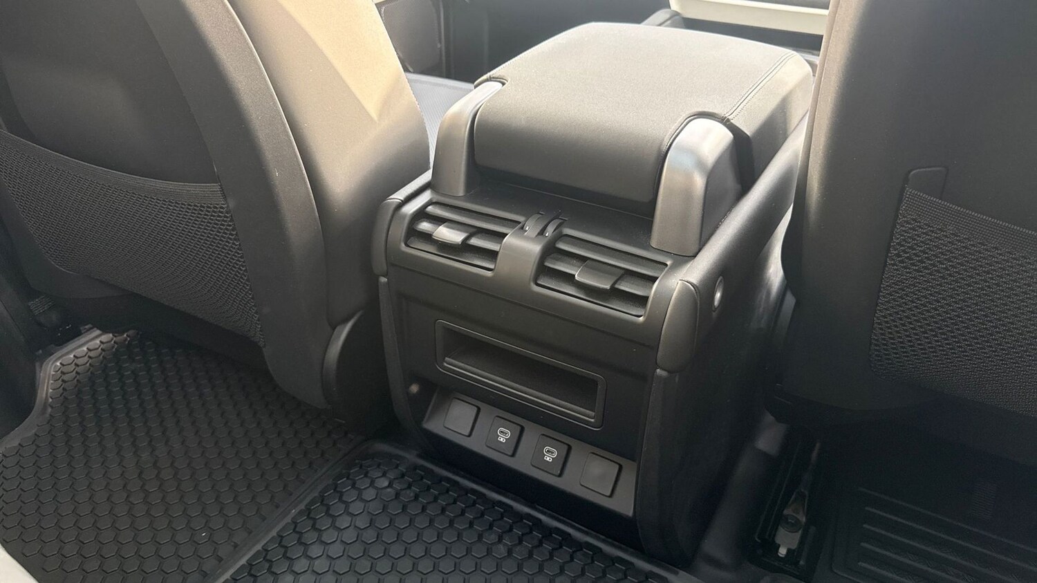 Used Land Rover Defender 2024 for sale - 77770674: Photo 18