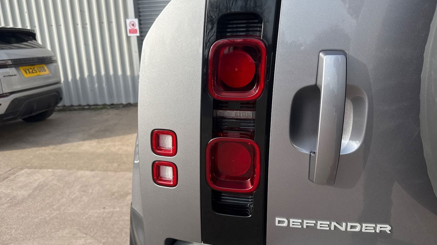 Used Land Rover Defender 2024 for sale - 77770674: Photo 19