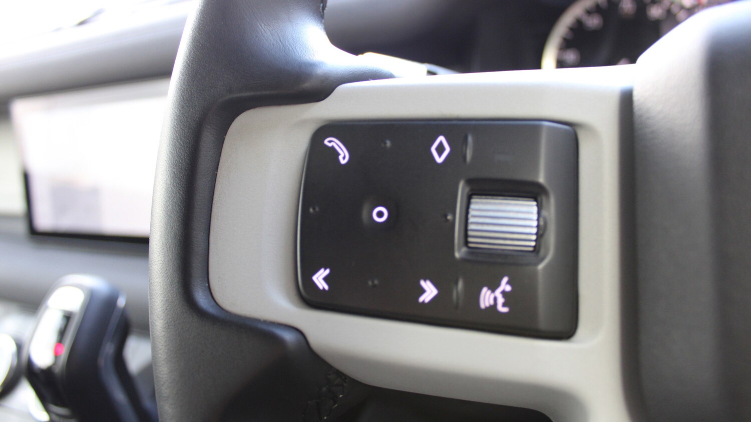 Used Land Rover Defender 2022 for sale - 76359814: Photo 22