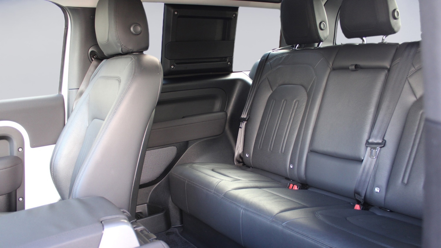 Used Land Rover Defender 2022 for sale - 76359814: Photo 4