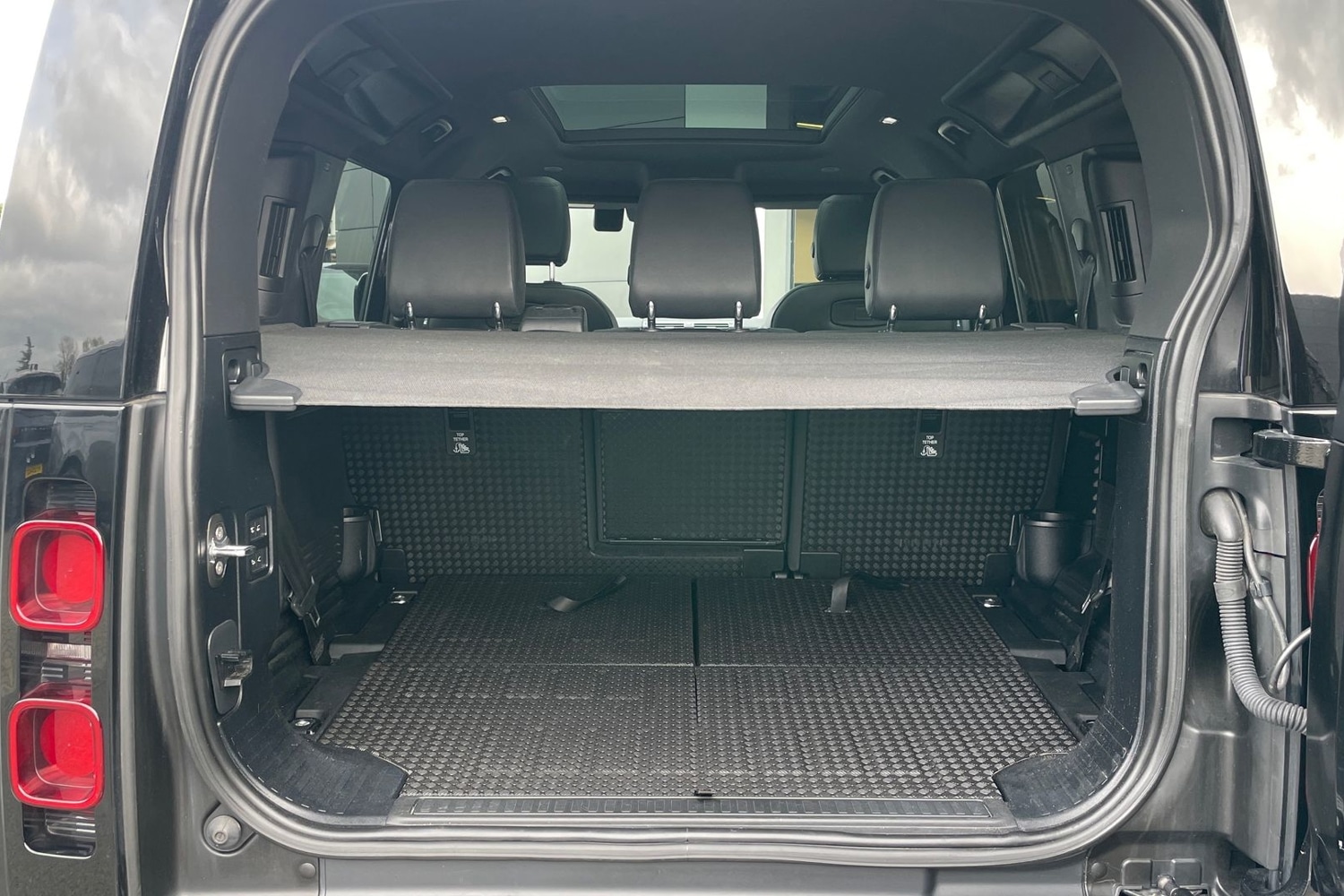 Used Land Rover Defender 2021 for sale - 78136897: Photo 10