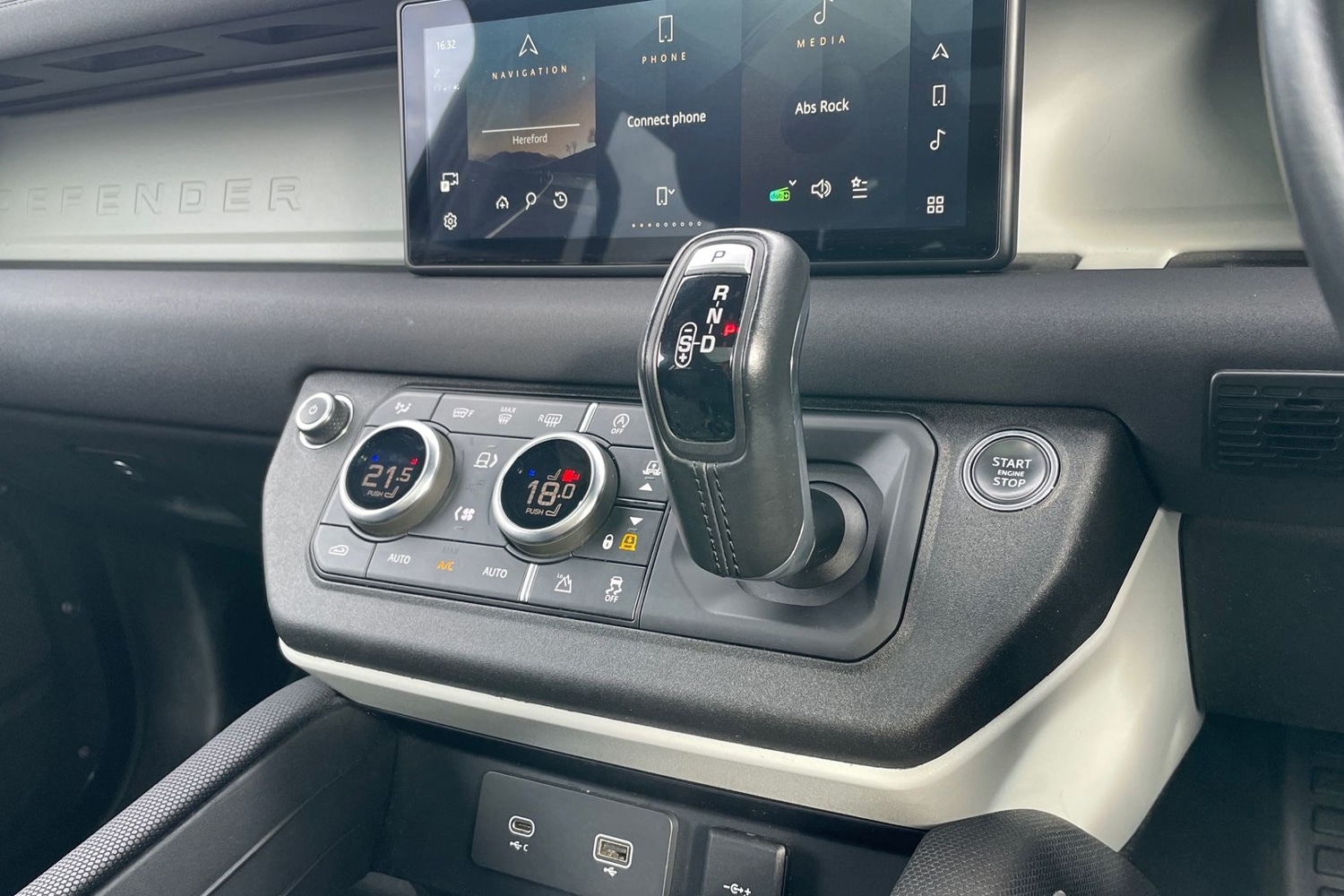 Used Land Rover Defender 2021 for sale - 78136897: Photo 13