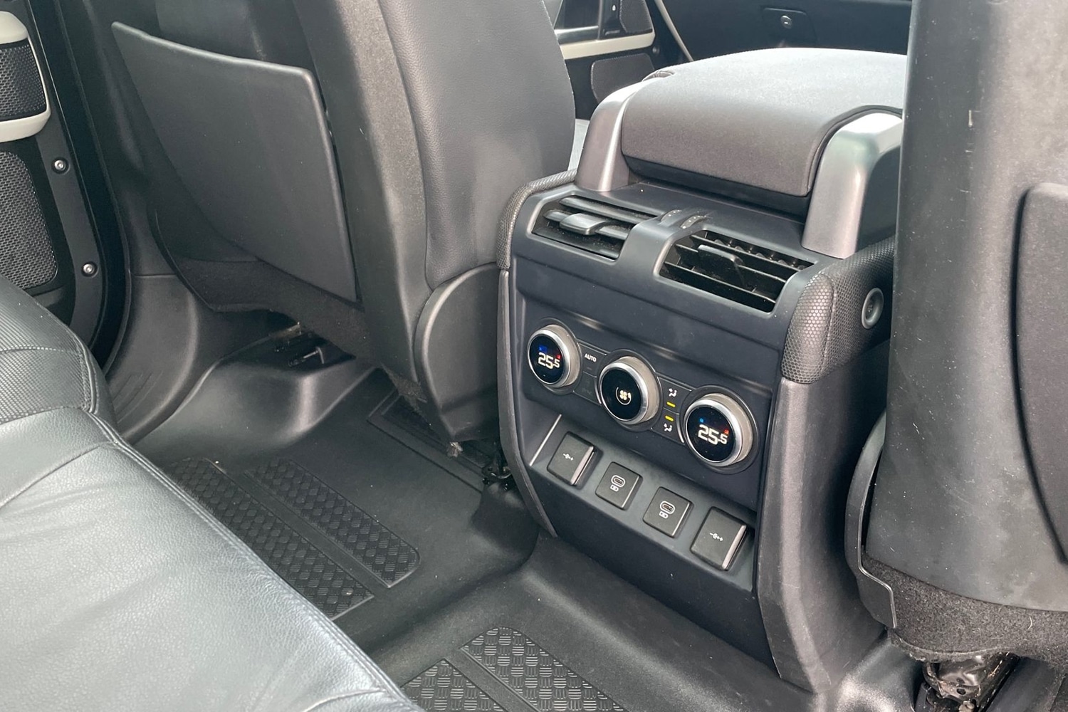 Used Land Rover Defender 2021 for sale - 78136897: Photo 18