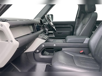 Used Land Rover Defender 2021 for sale - 78136897: Photo