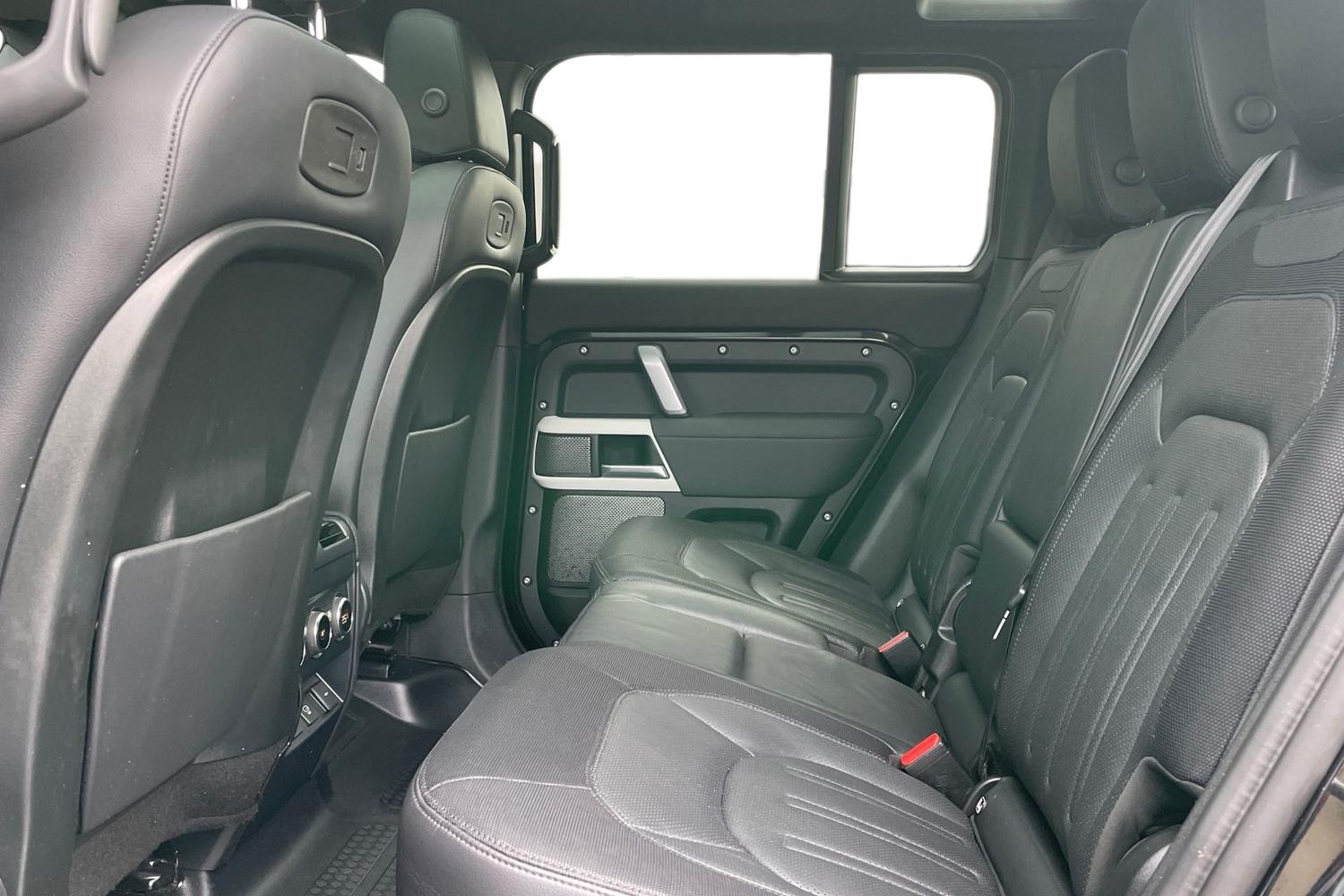 Used Land Rover Defender 2021 for sale - 78136897: Photo 4