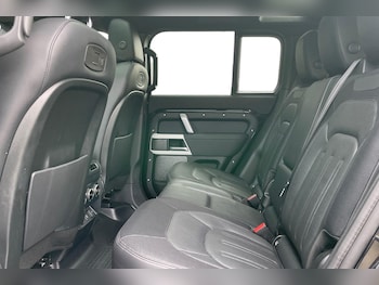 Used Land Rover Defender 2021 for sale - 78136897: Photo