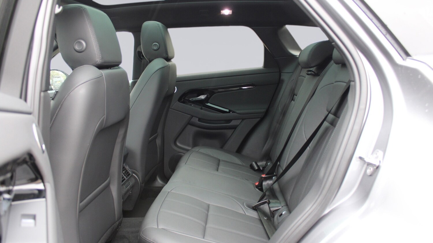 Used Land Rover Range Rover Evoque 2025 for sale - 76563206: Photo 4