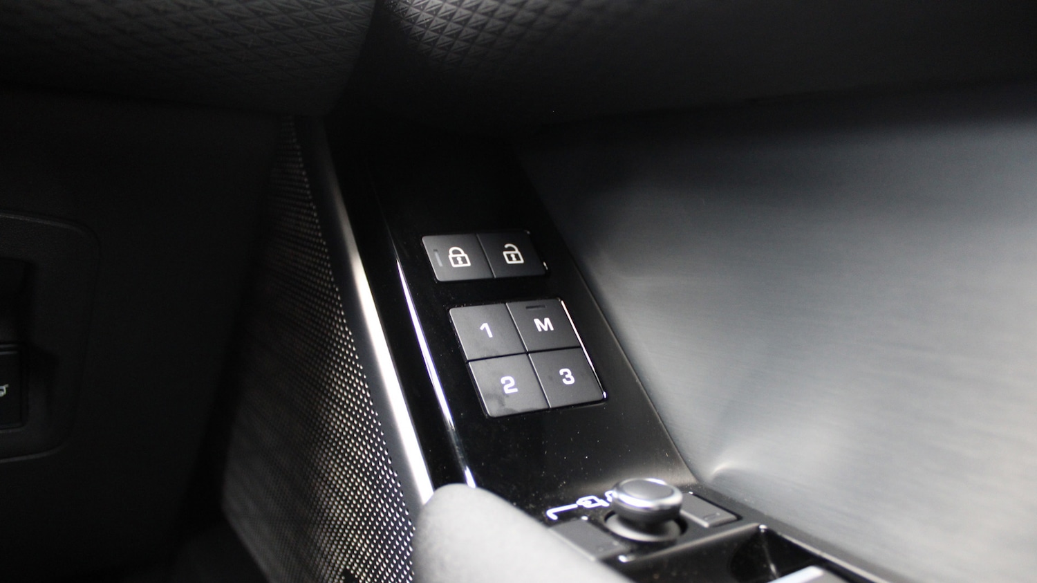 Used Land Rover Range Rover Velar 2023 for sale - 76730685: Photo 25