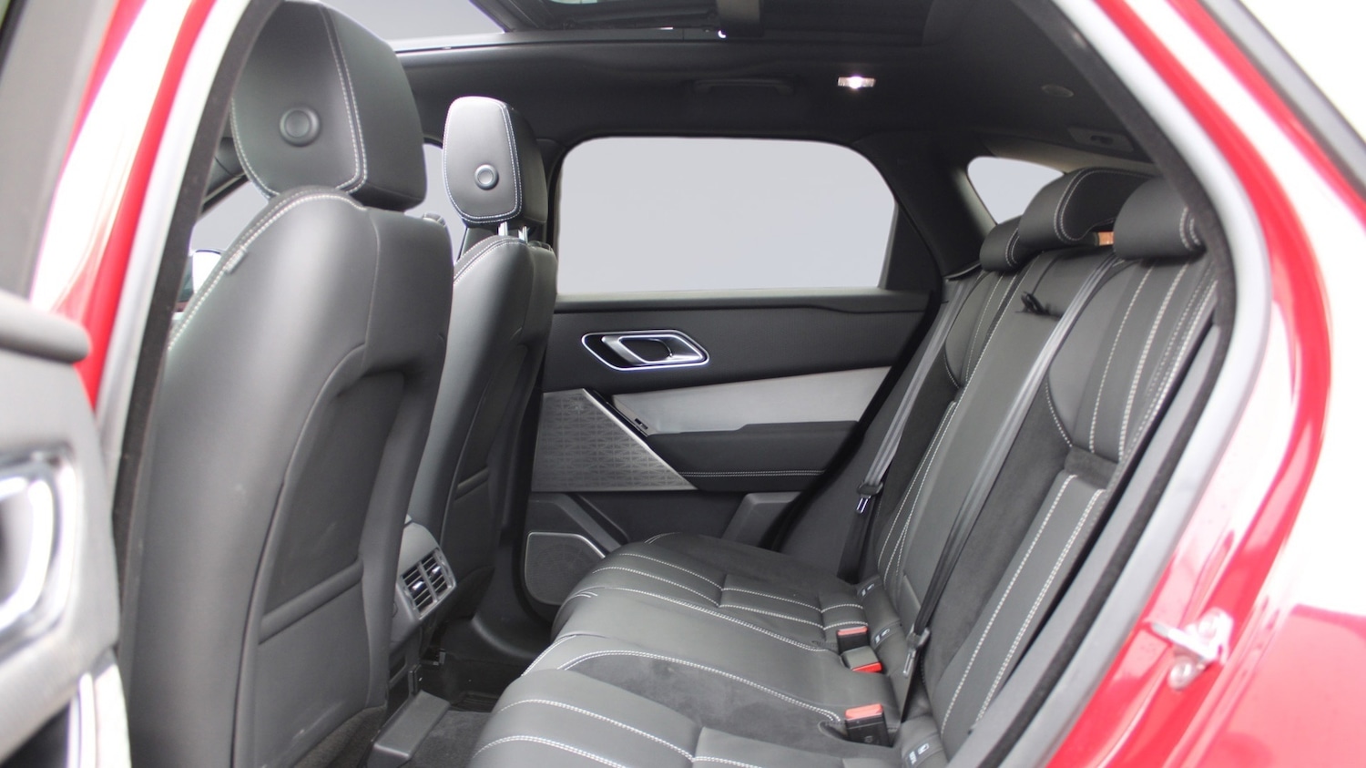 Used Land Rover Range Rover Velar 2023 for sale - 76730685: Photo 4