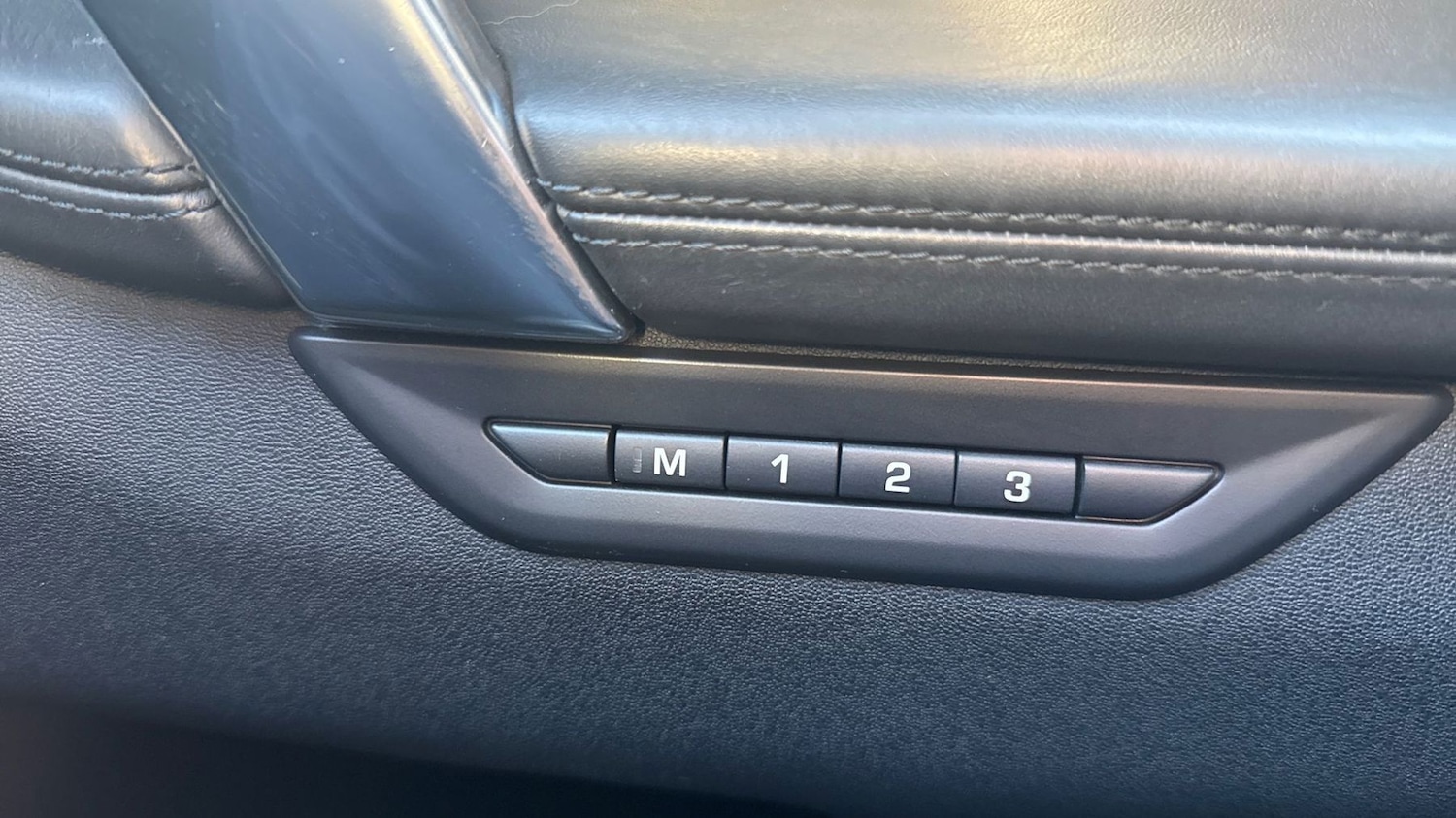 Used Land Rover Discovery Sport 2019 for sale - 77176999: Photo 25