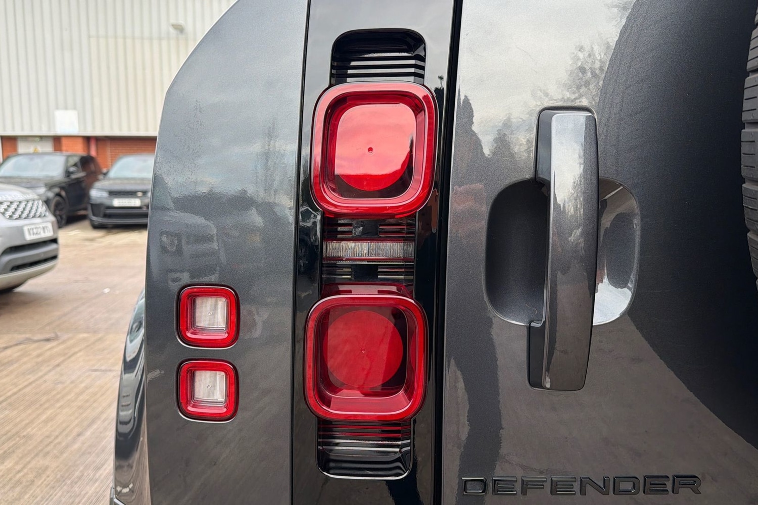 Used Land Rover Defender 90 2025 for sale - 77205037: Photo 24