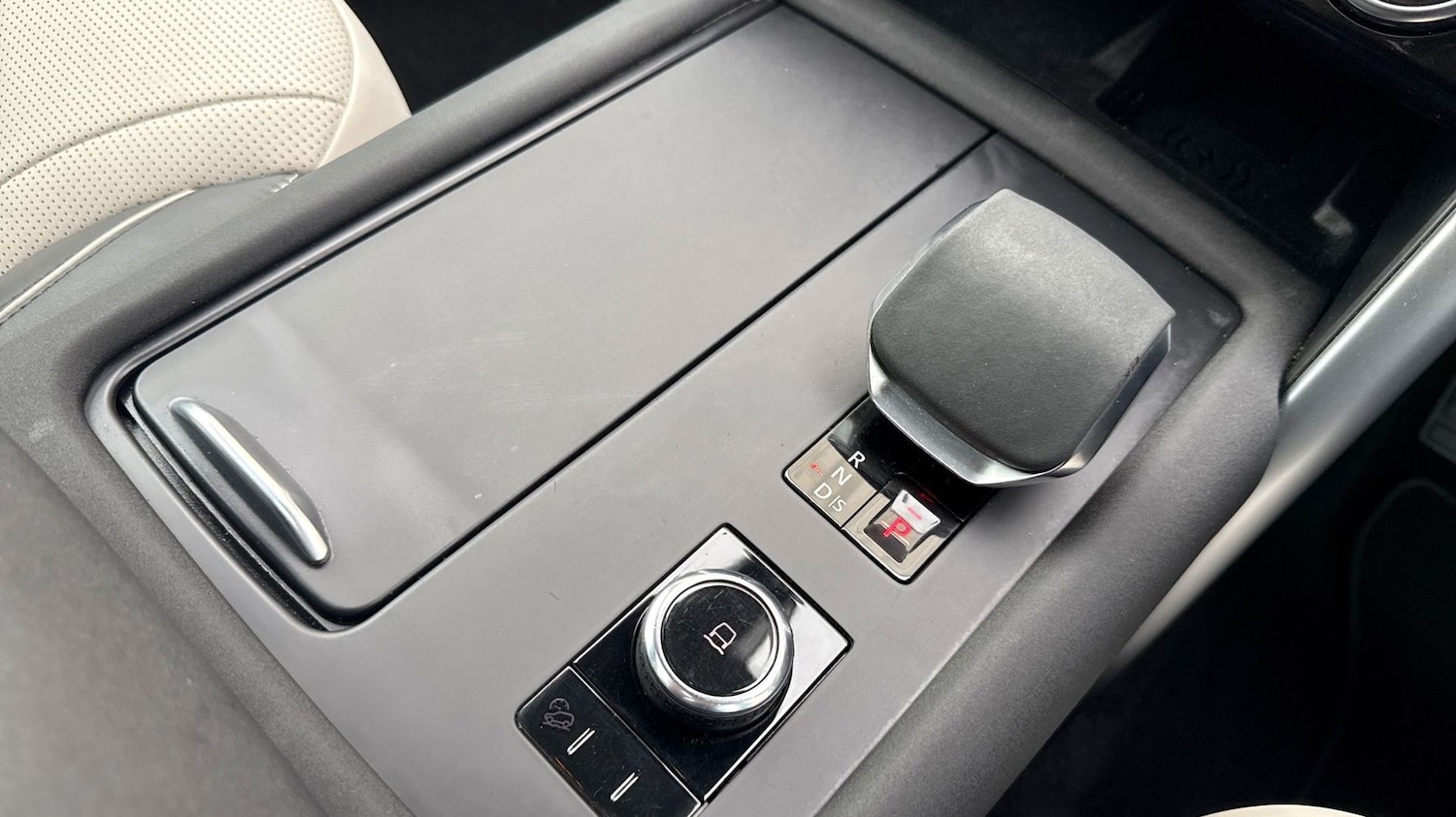 Used Land Rover Discovery 2023 for sale - 77587966: Photo 13