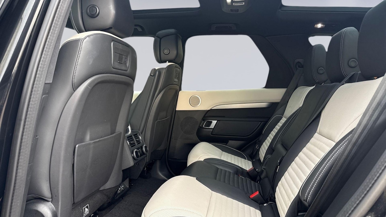 Used Land Rover Discovery 2023 for sale - 77587966: Photo 4