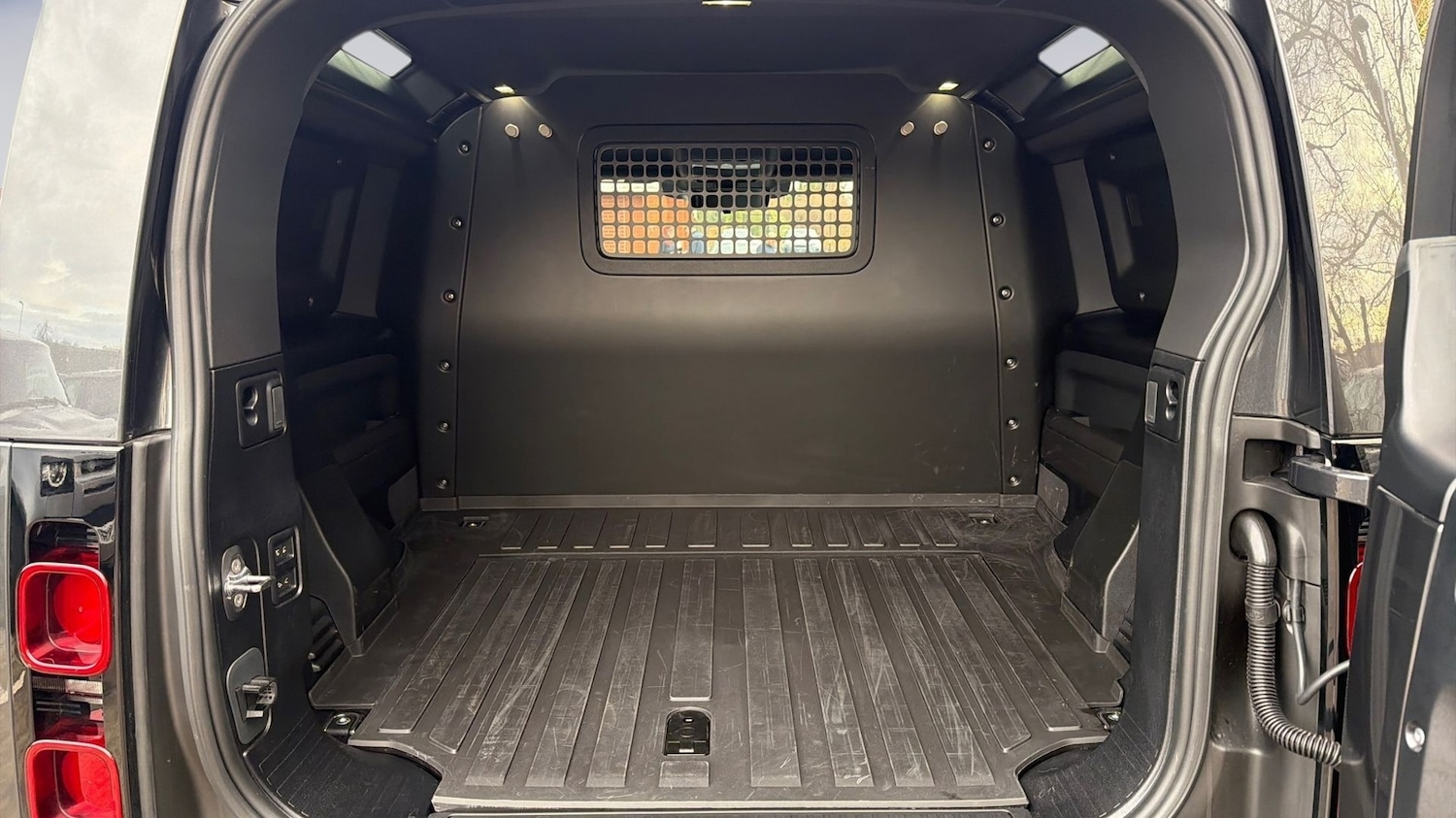 Used Land Rover Defender 2025 for sale - 77826165: Photo 9