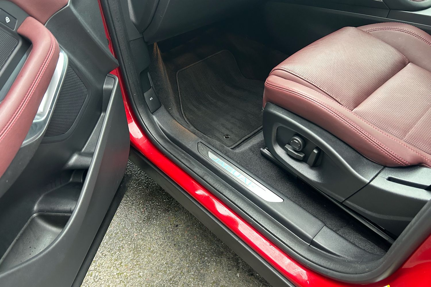 Used Jaguar E-Pace 2023 for sale - 76716808: Photo 21