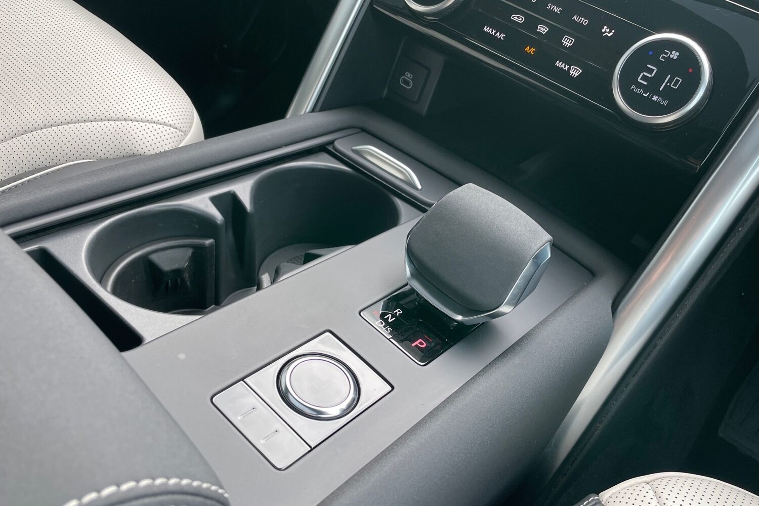 Used Land Rover Discovery 2023 for sale - 78136874: Photo 13