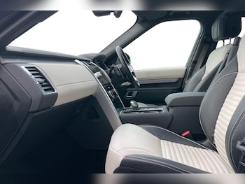 Used Land Rover Discovery 2023 for sale - 78136874: Photo