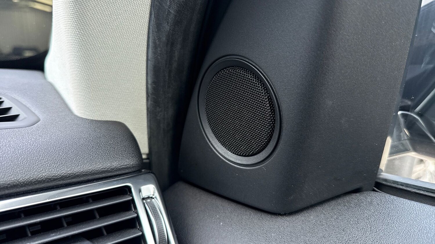 Used Land Rover Discovery Sport 2019 for sale - 77480012: Photo 24