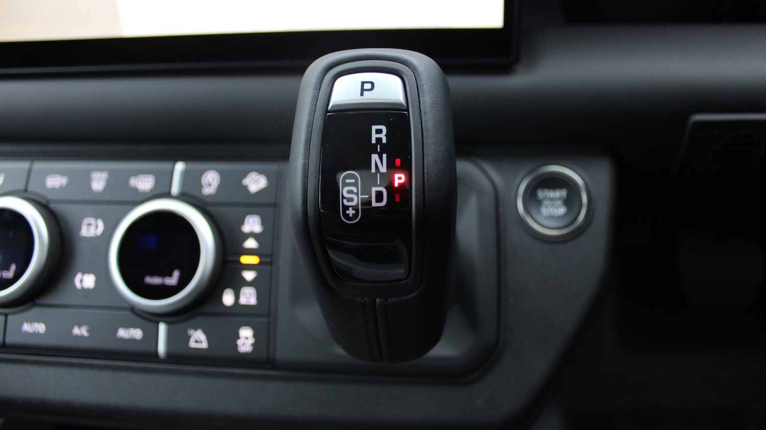 Used Land Rover Defender 2025 for sale - 76372376: Photo 13