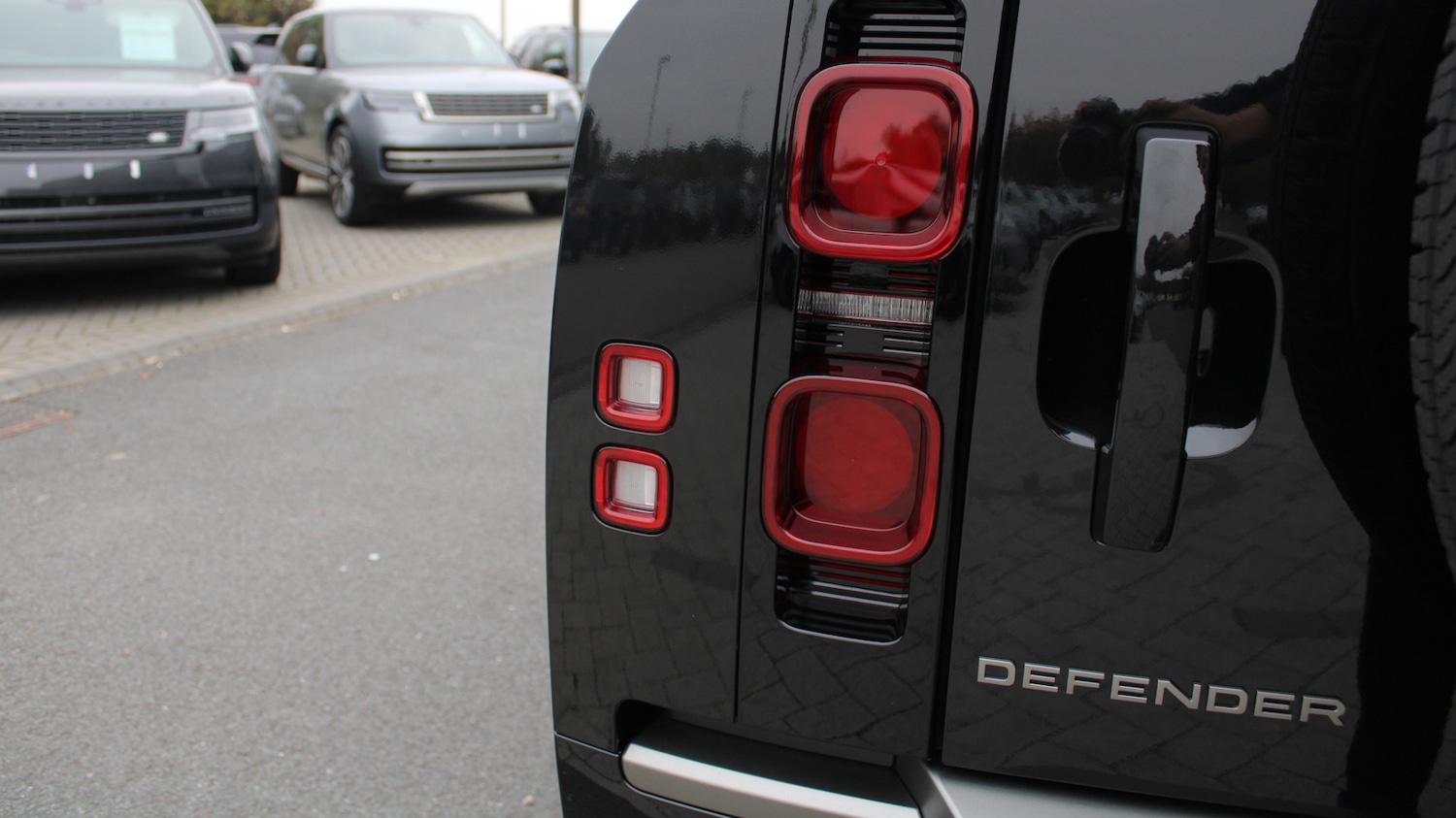 Used Land Rover Defender 2025 for sale - 76372376: Photo 19