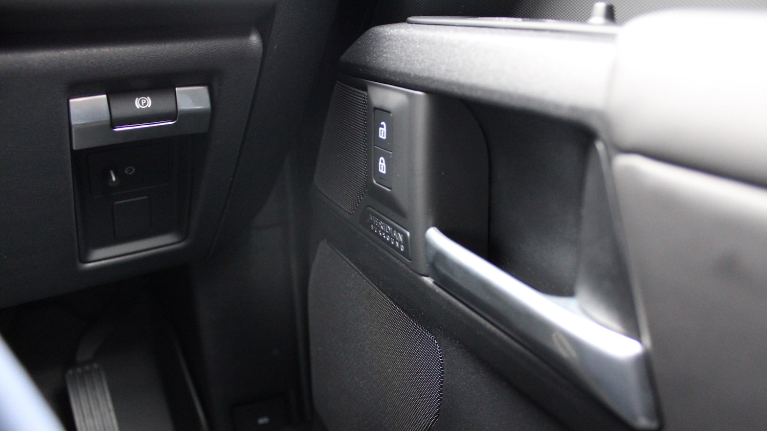 Used Land Rover Defender 2025 for sale - 76372376: Photo 26