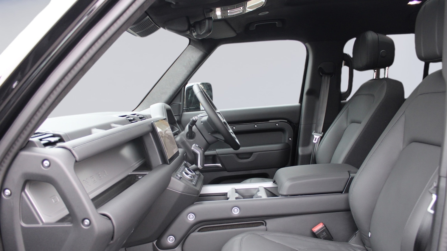 Used Land Rover Defender 2025 for sale - 76372376: Photo 3