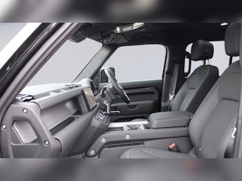 Used Land Rover Defender 2025 for sale - 76372376: Photo