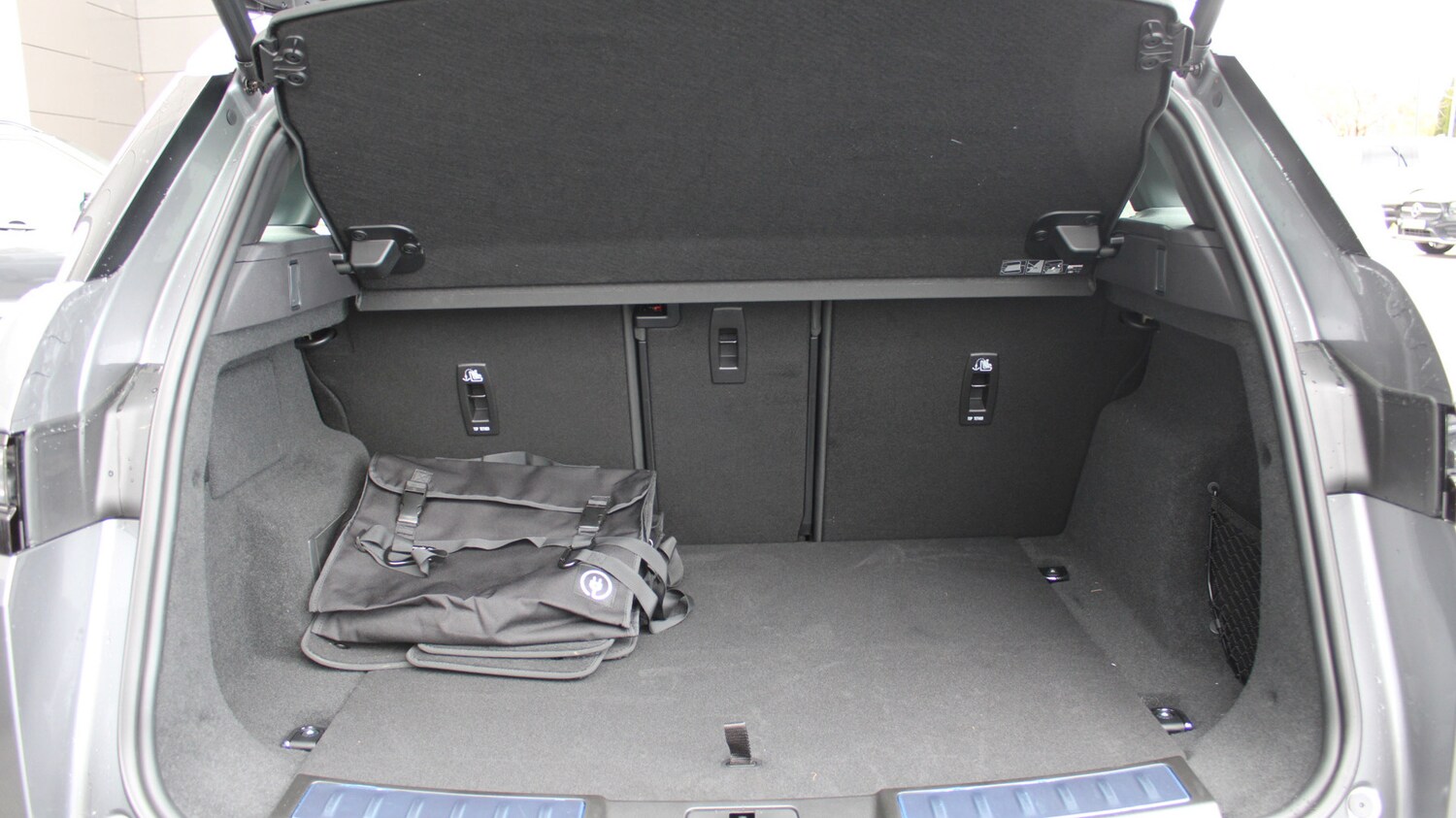 Used Land Rover Range Rover Evoque 2025 for sale - 76563204: Photo 10